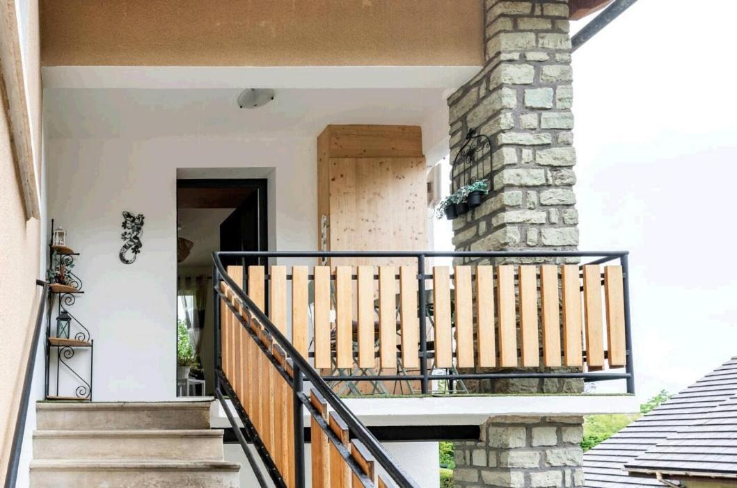 Jolie Appart T4 La Zoune Avec Jardin 8 Personnes Chorges Exterior foto